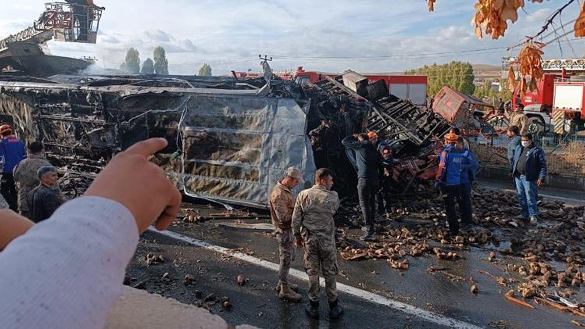 Ağrı'da otobüs kazasında ölen 7 kişinin kimlikleri belli oldu