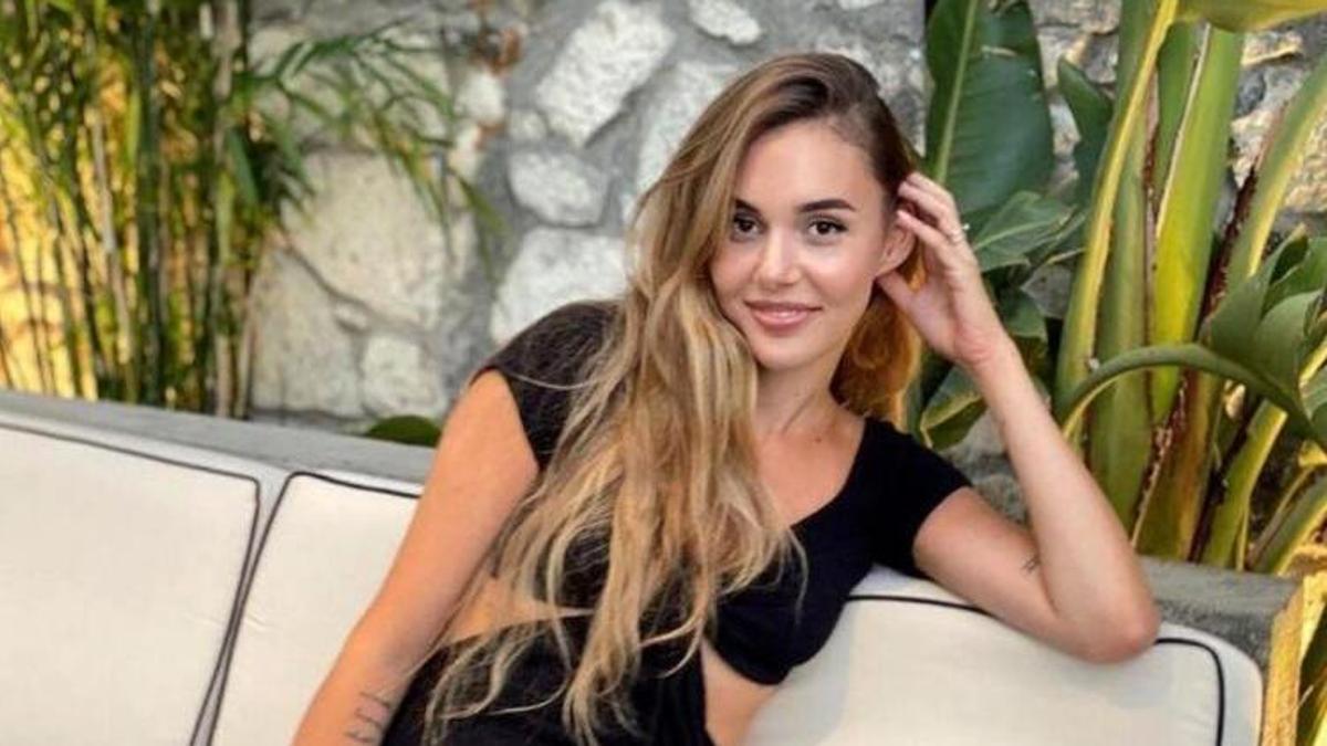 Berfu Yenenler'den takipçilerine esprili paylaşım!