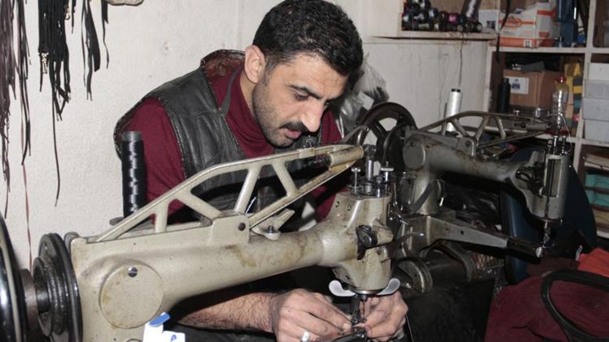 Ayakkabı fiyatlarına zam geldi vatandaş çareyi tamirde buldu: 'A’dan Z’ye onarım 150 TL'