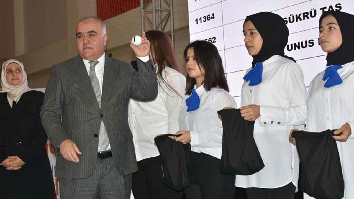 Batman'da, 'İlk Evim, İlk İş Yerim' projesinde 1850 konutun kurası çekildi