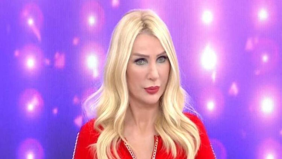 Seda Sayan'dan canlı yayında şaşırtan hareket!