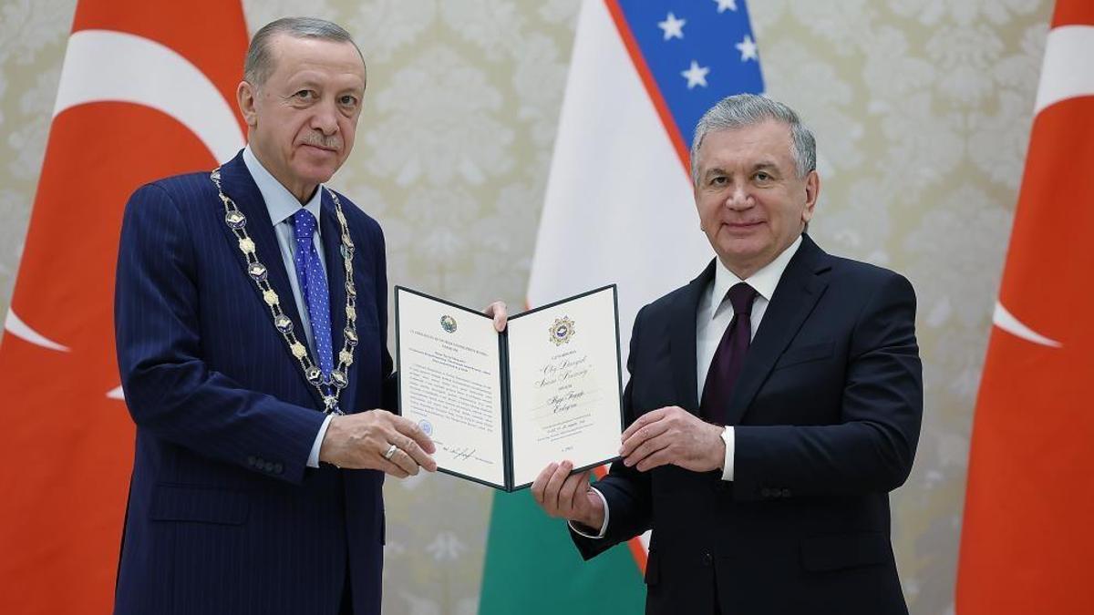 Cumhurbaşkanı Erdoğan'a Özbekistan'da en büyük devlet nişanı