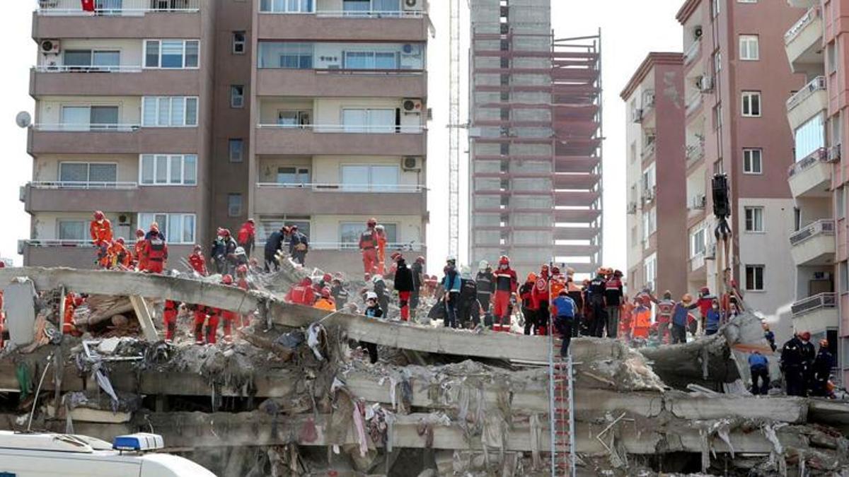 İzmir depreminde 36 kişiye mezar olan Rıza Bey Apartmanı ile ilgili flaş karar