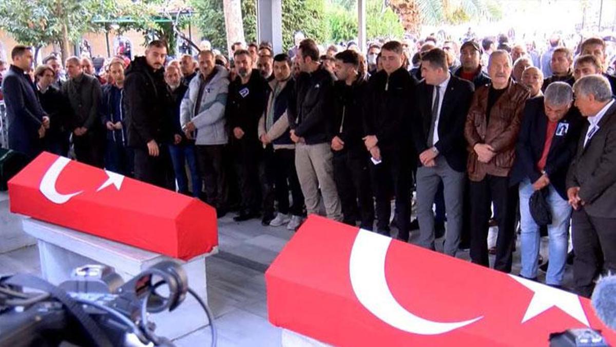 Bombalı saldırıda hayatını kaybeden öğretmen anne ve kızı gözyaşlarıyla uğurlandı