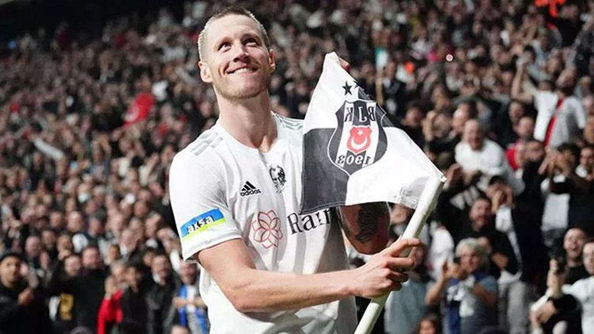 Beşiktaş'a gidersen milli takımı unut diyorlardı! Hollanda Weghorst’a sarıldı