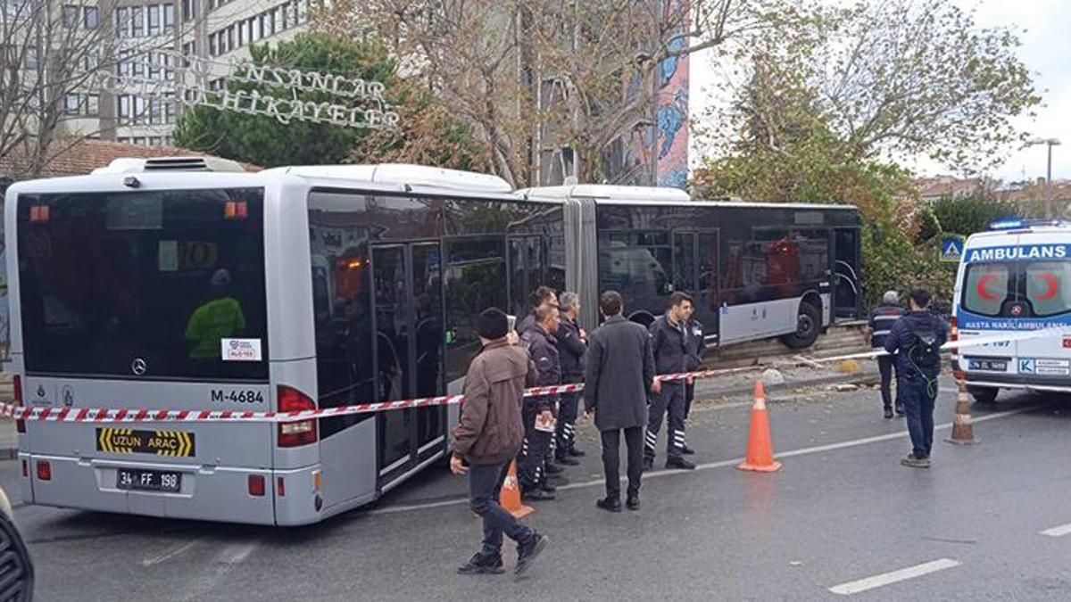 Kadıköy'de metrobüs kazası: 1 kişi yaralandı