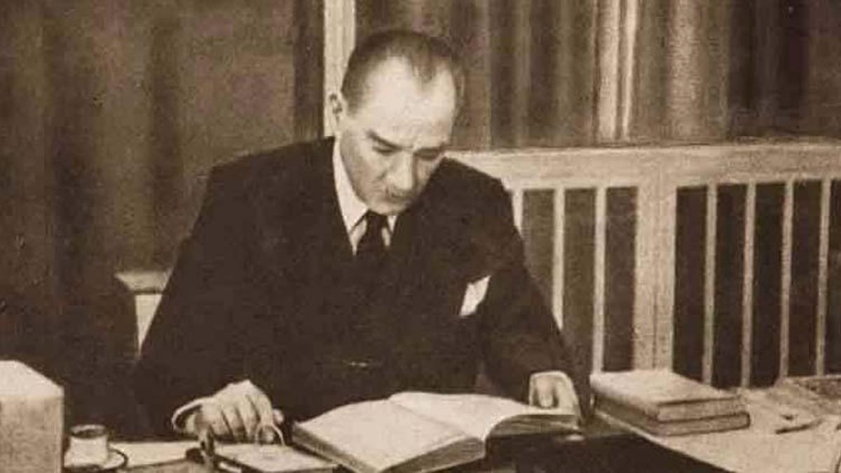 Mustafa Kemal Atatürk'ün Fikir Hayatını Etkileyen Yazarlar Ve Düşünürler Hangileridir?
