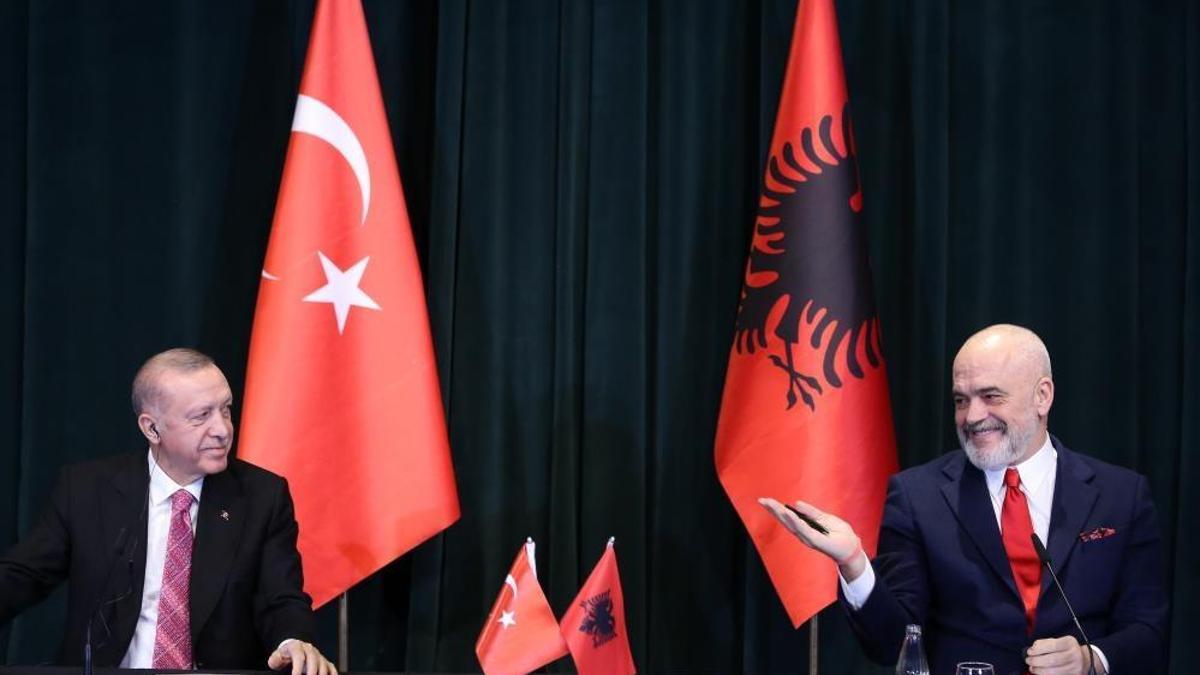 Arnavutluk Başbakanı Rama'dan, Cumhurbaşkanı Erdoğan ve Guterres'e tahıl anlaşması tebriği