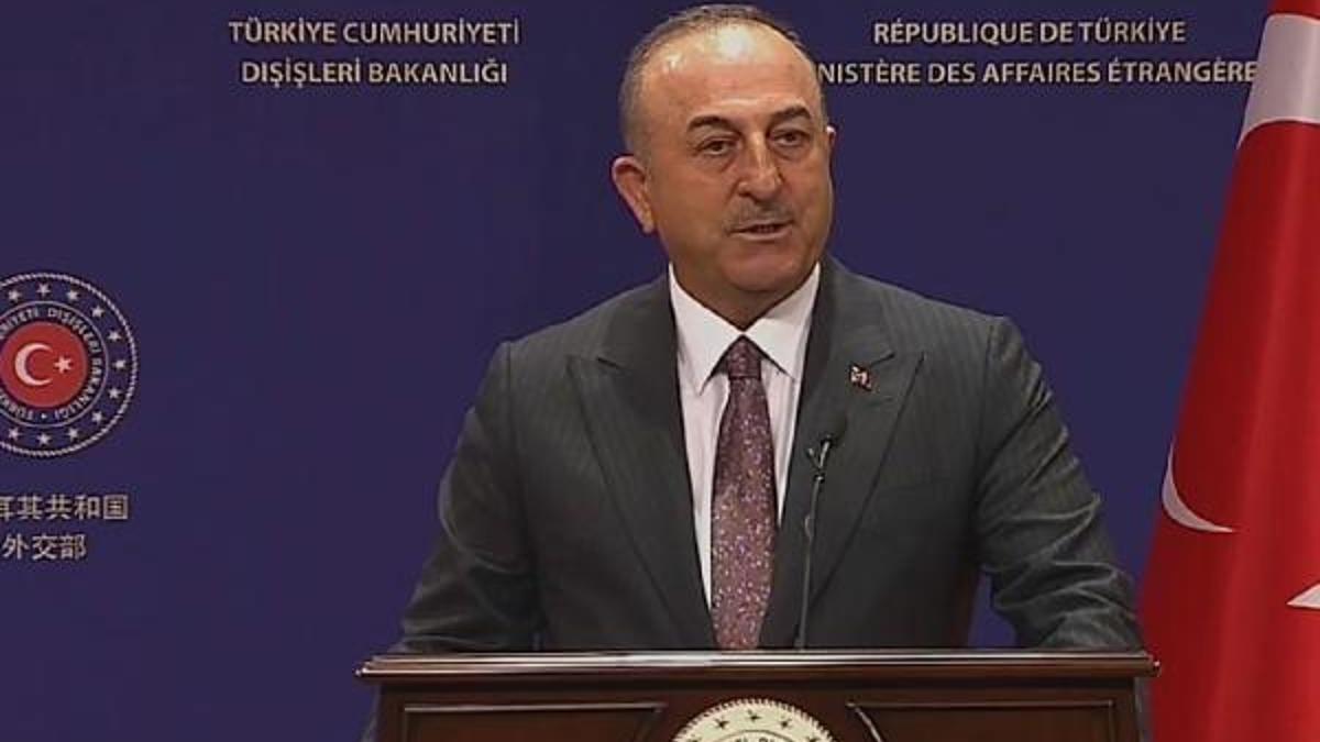 Bakan Çavuşoğlu'ndan İstiklal'de saldırının yaşandığı bölgede terörle mücadele mesajı