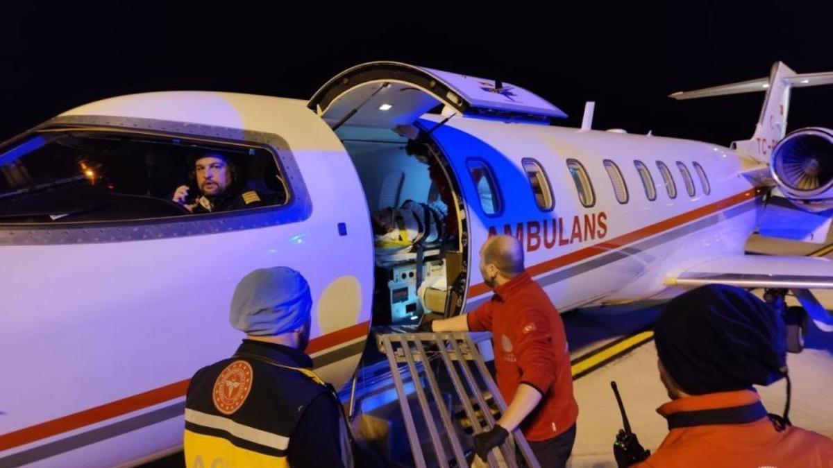 Kazada ağır yaralanan oyuncu Sergen Deveci ambulans uçakla İstanbul’a sevk edildi