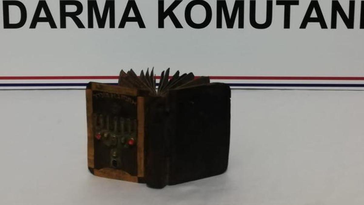 500 yıllık Tevrat ortaya çıktı! 6 milyon TL'ye satacakken yakalandılar