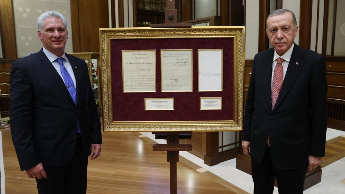 Cumhurbaşkanı Erdoğan’dan Küba’ya tarihi hediye! II. Abdülhamid detayı