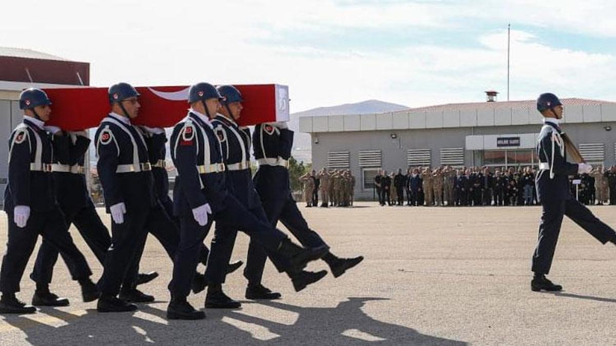 MSB: Pençe Kilit Harekatı bölgesinde yıldırım düşmesi sonucu 1 asker şehit oldu