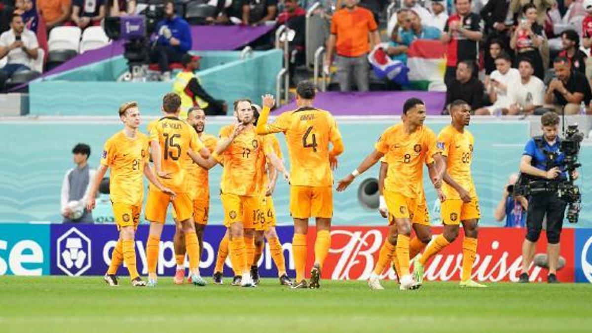 Hollanda ve Senegal, Dünya Kupası’nda son 16’ya kaldı