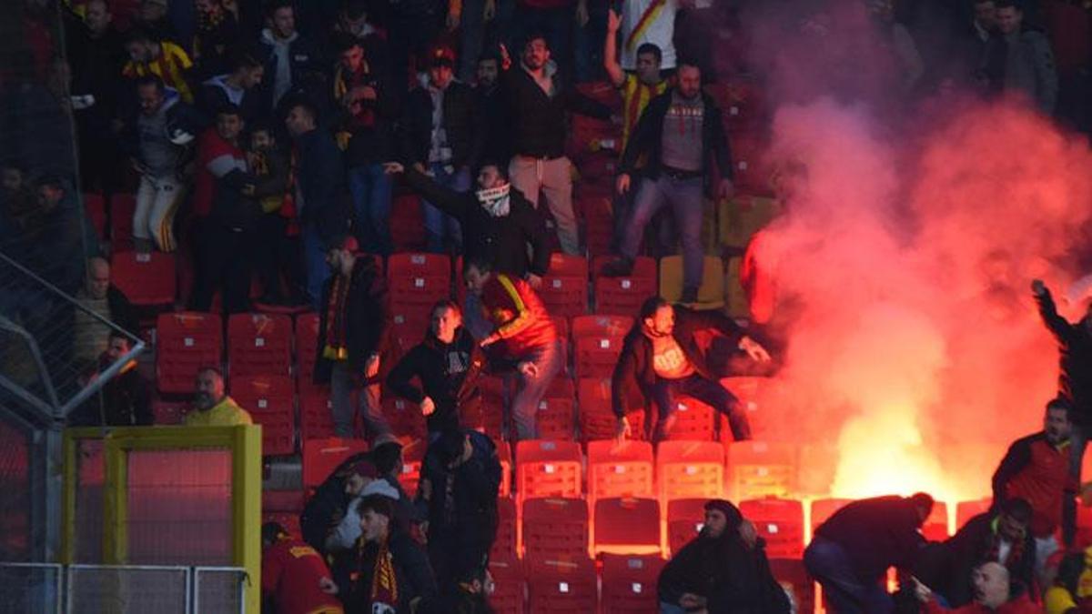 Göztepe-Altay maçına işaret fişeklerini sokan ambulans şoföründen paylaşım: Sarı kırmızı giyen herkes bir gün ölecek