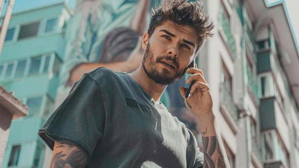 Barış Murat Yağcı aşkını ilan etti! Sevgilisi kucağına atladı