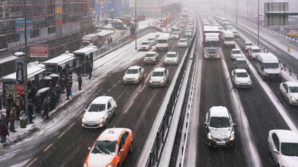 Kış lastiği uygulaması başladı! 1152 lira ceza kesilecek