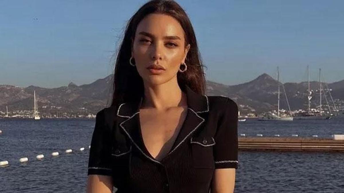 Hazal Filiz Küçükköse mini şortlu paylaşımıyla sosyal medyayı salladı!