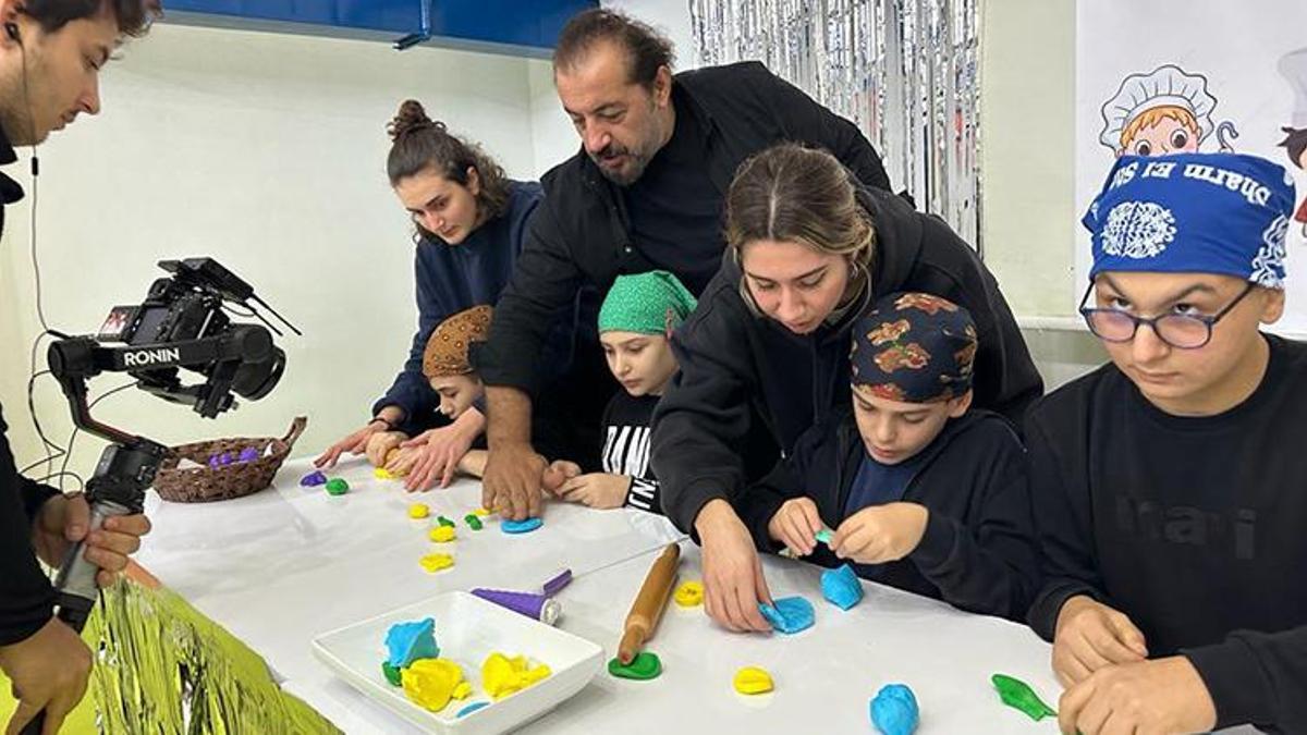 Şef Mehmet Yalçınkaya, engelli çocuklarla bir araya geldi