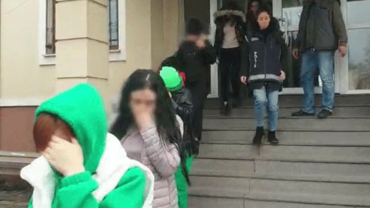 6 adrese eş zamanlı fuhuş operasyonu: 2 kişi tutuklandı