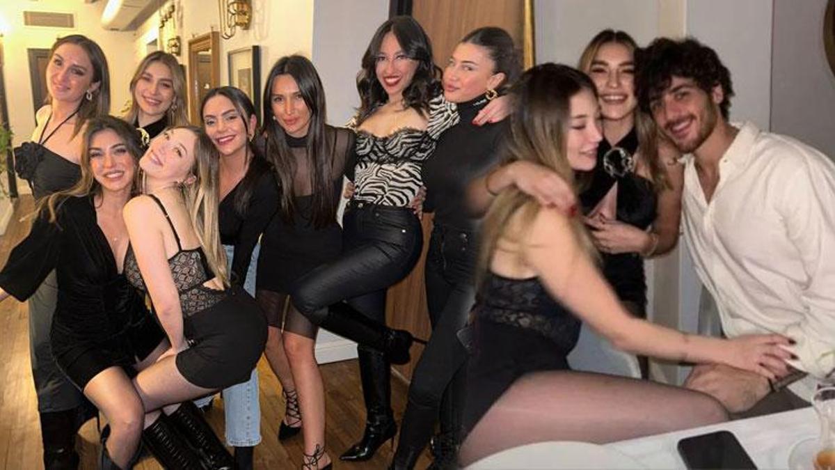Yasmin Erbil ile Yiğit Poyraz dudak dudağa!