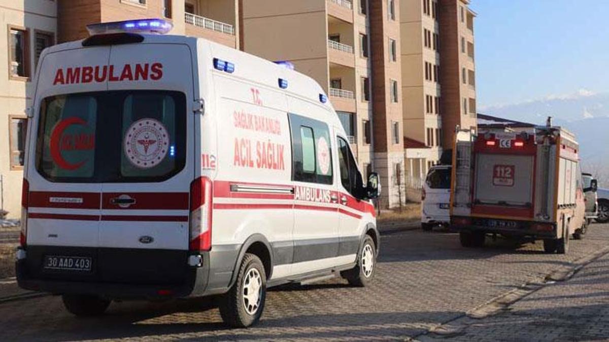 Eşini ve doktor yeğenini öldürüp, intihar etti