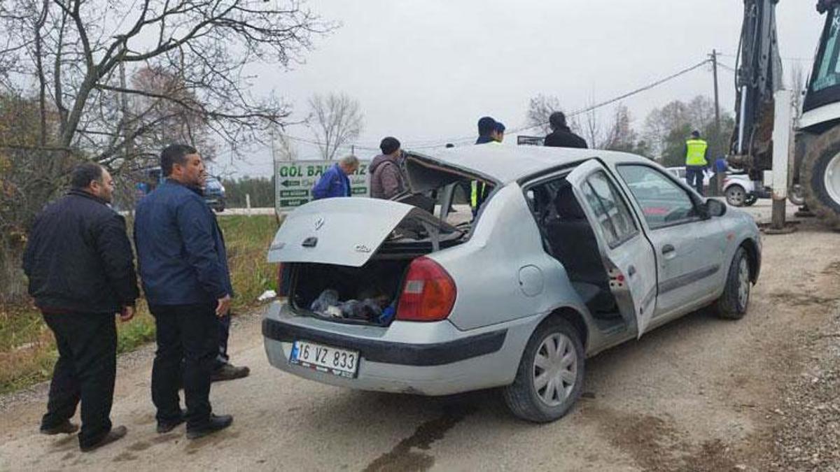 Dinamit yüklü kamyonun çarpmasıyla savrulan otomobil, kepçe operatörüne çarptı: 1 ölü, 2 yaralı
