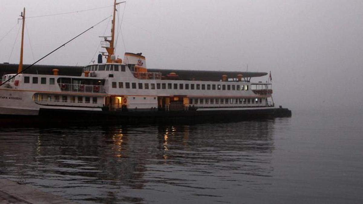 İstanbul’da şiddetli lodos vapur seferlerini aksattı