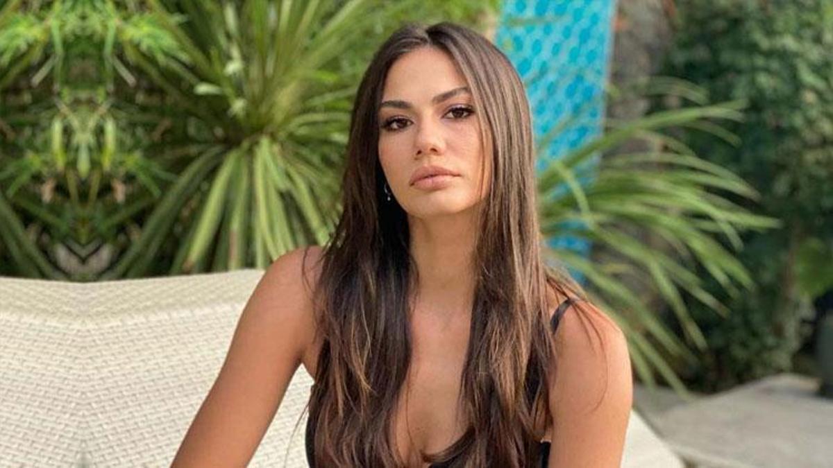 Demet Özdemir siyahlar içinde poz verdi!