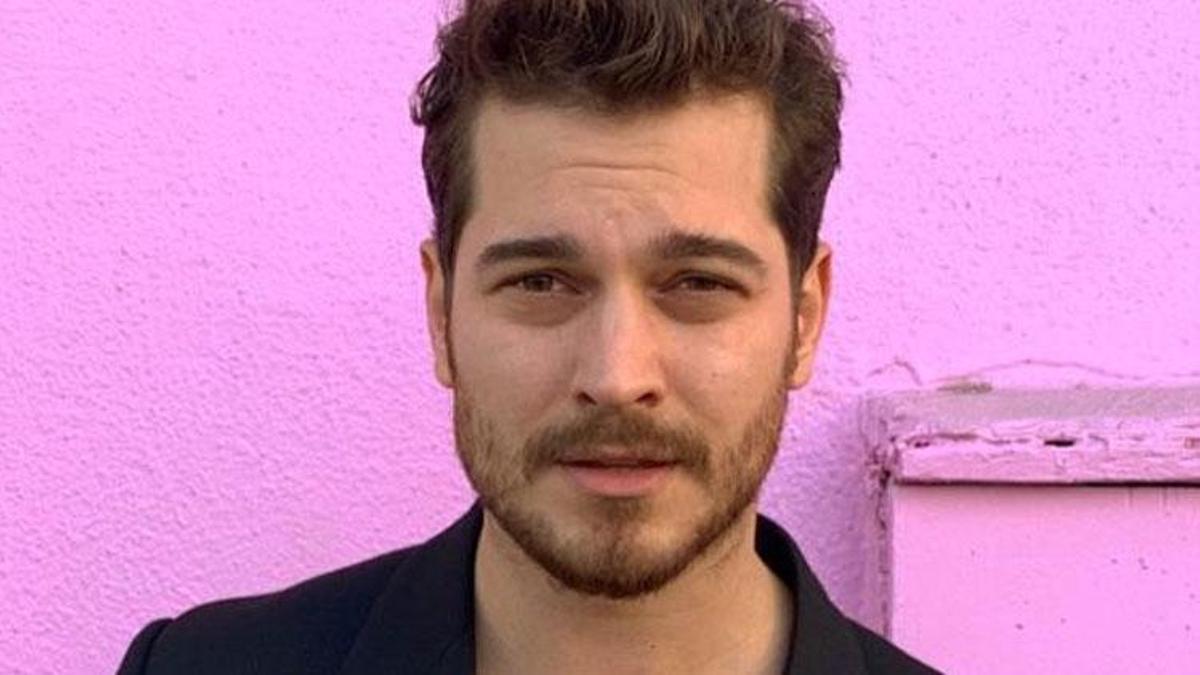 Çağatay Ulusoy yeni dizisi için imaj değiştirdi!