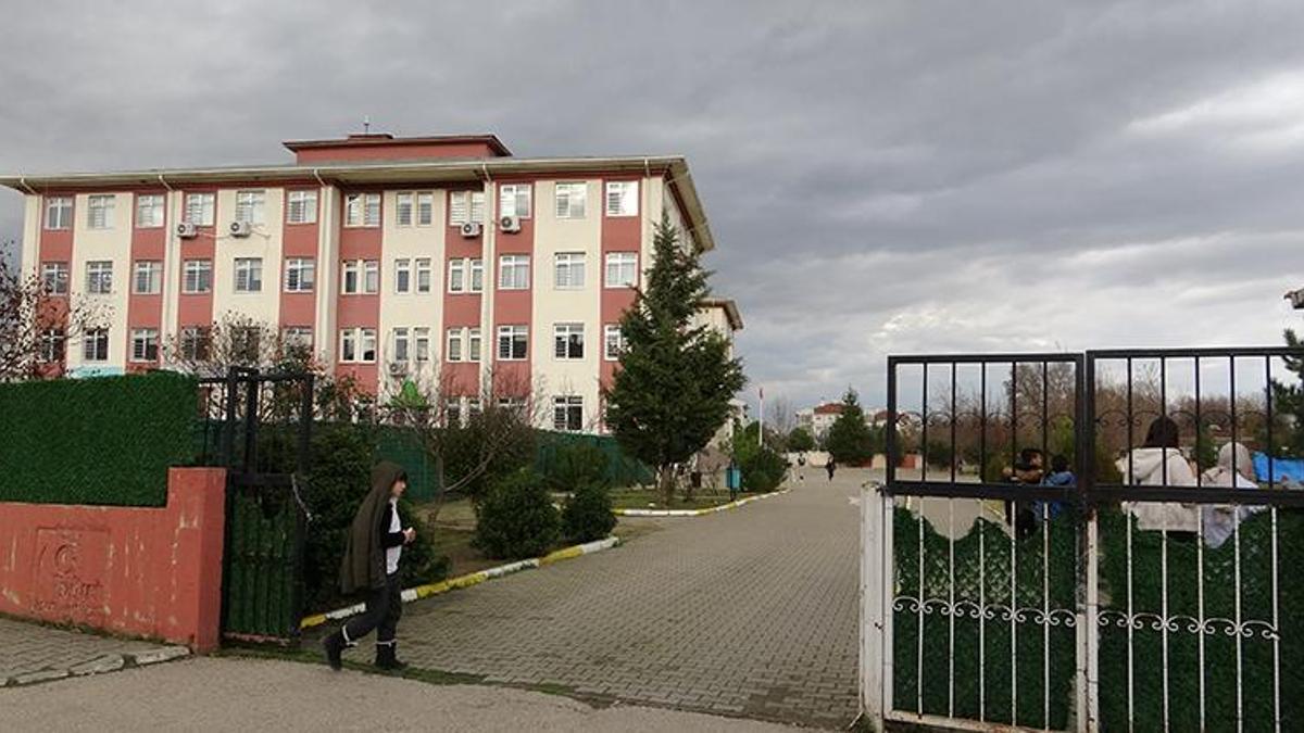 Gıda zehirlenmesi şüphesiyle 8 öğrenci hastaneye kaldırıldı!