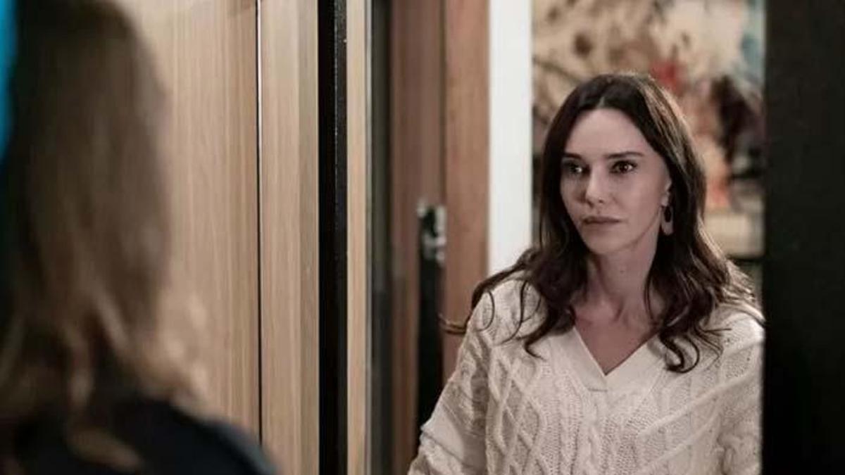 Hande Ataizi neden ayrıldı? Hande Ataizi Camdaki Kız’dan ayrılıyor mu, Cana öldü mü, neden ve nasıl öldü?