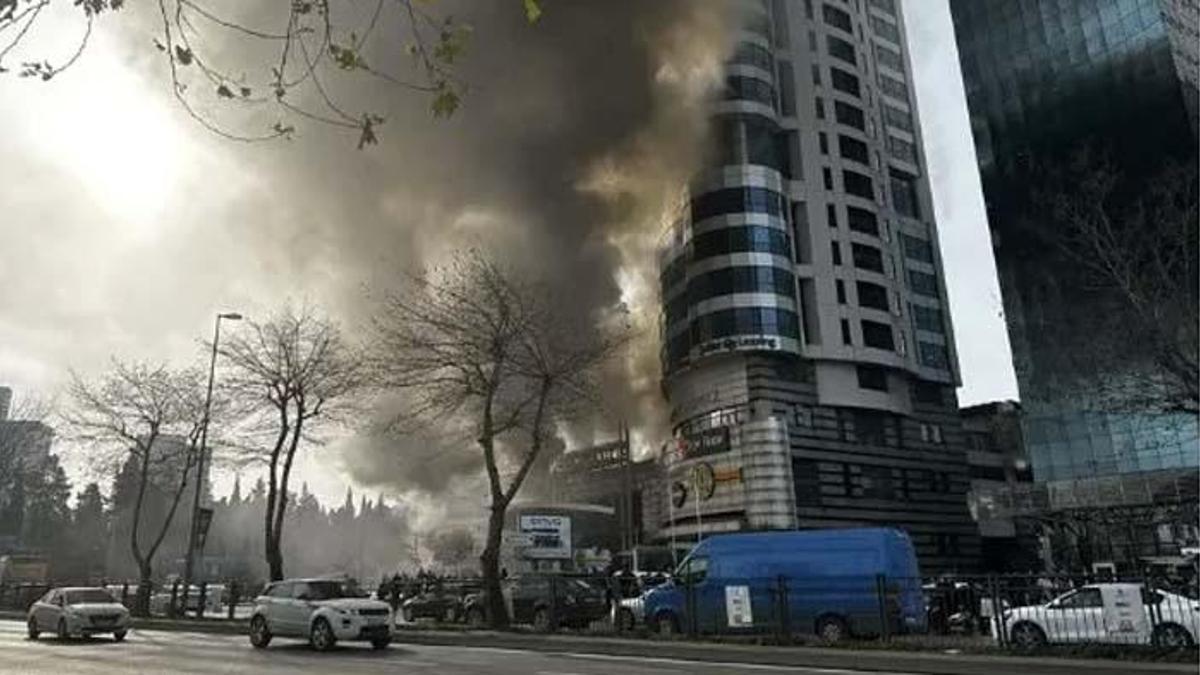 Metrocity yangın son dakika! Metrocity AVM’de yangın neden çıktı? Levent’e yangın söndürüldü mü, yaralı var mı? AMV yangınında son durum!