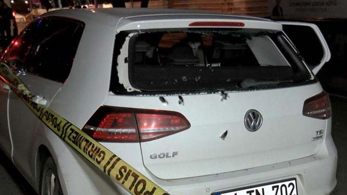 Eyüpsultan'da lüks otomobili uzun namlulu silahlarla taradılar: 1 ölü