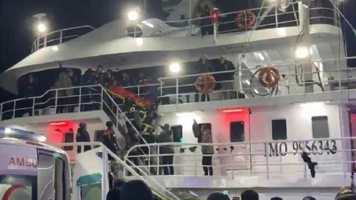 Sinop açıklarında gemi yangını! Mürettebat tahliye ediliyor