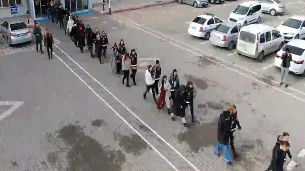Araç muayenesi randevusuyla 20 milyonluk vurguna 20 gözaltı
