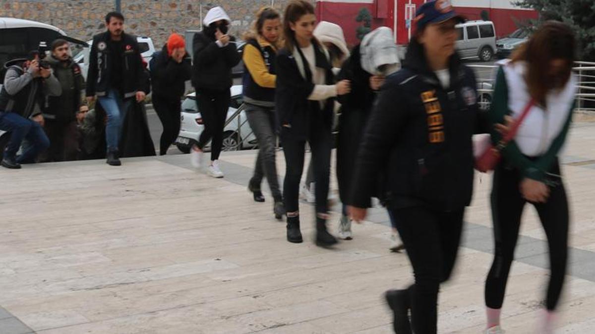 50 milyon liralık dolandırıcılığın 24 şüphelisi adliyede