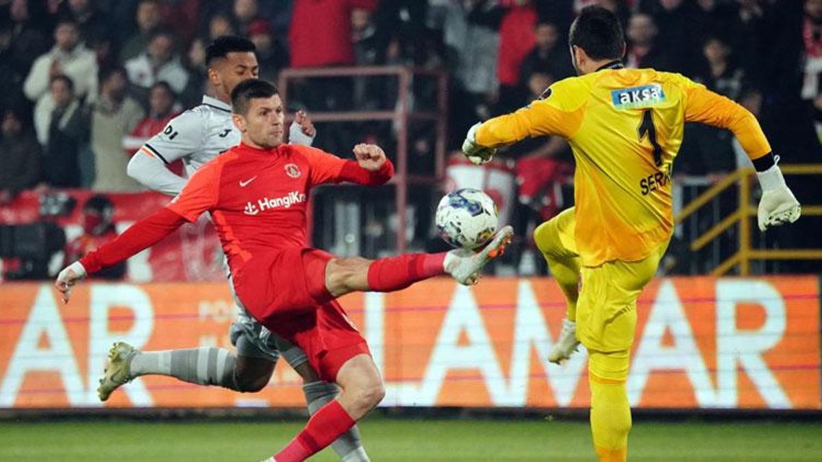 Spor Toto Süper Lig: Ümraniyespor: 1 - Medipol Başakşehir: 3