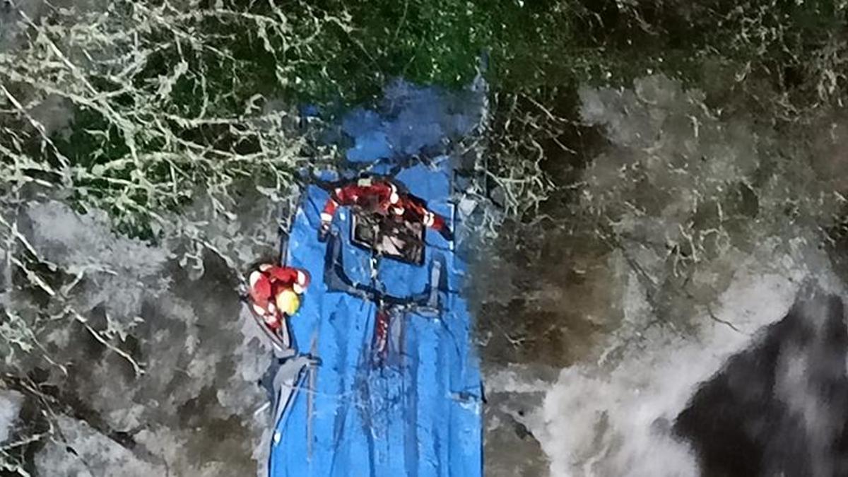 İspanya’da yolcu otobüsü nehre uçtu: 6 ölü