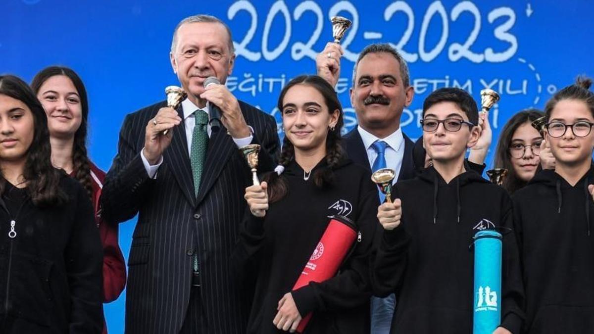 Bakan Özer: Türkiye Yüzyılı'nda eğitimdeki hedeflerimizi çok daha ileriye taşıyacağız