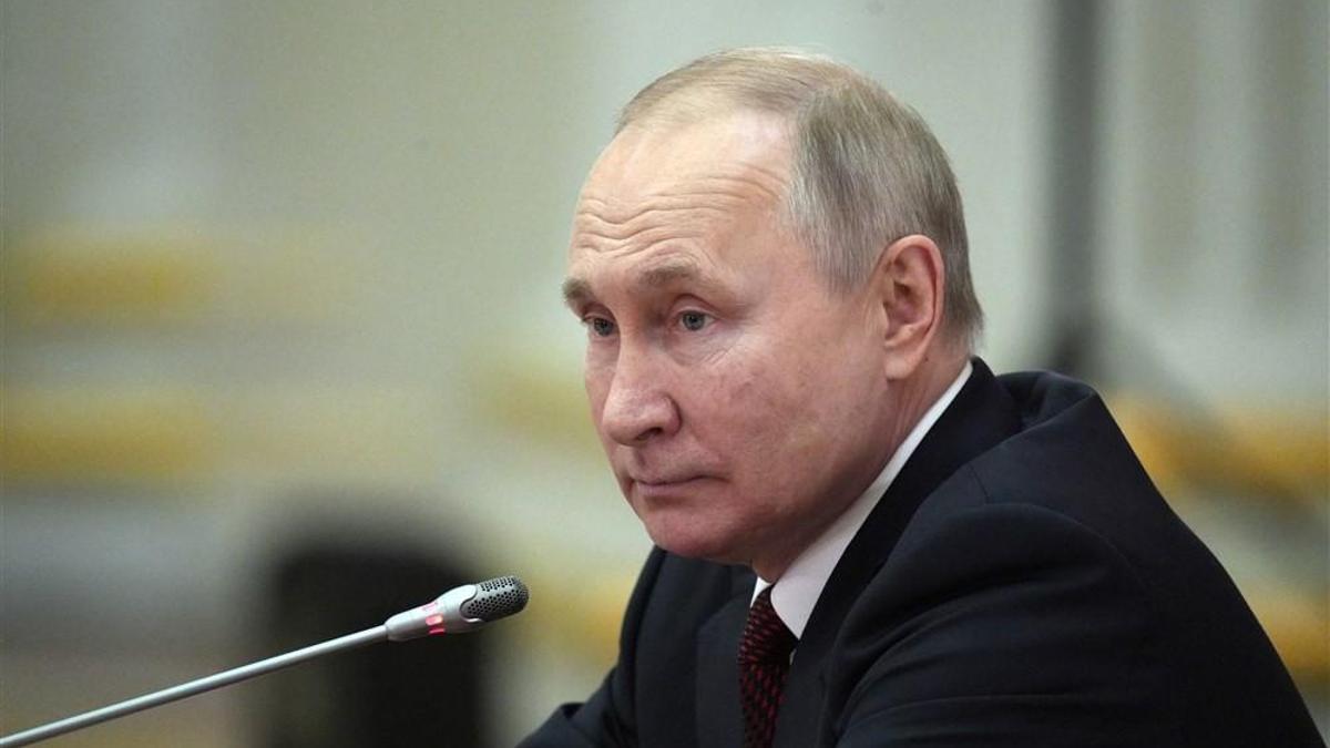 Putin, tavan fiyat uygulayan ülkelere petrol satışını yasakladı