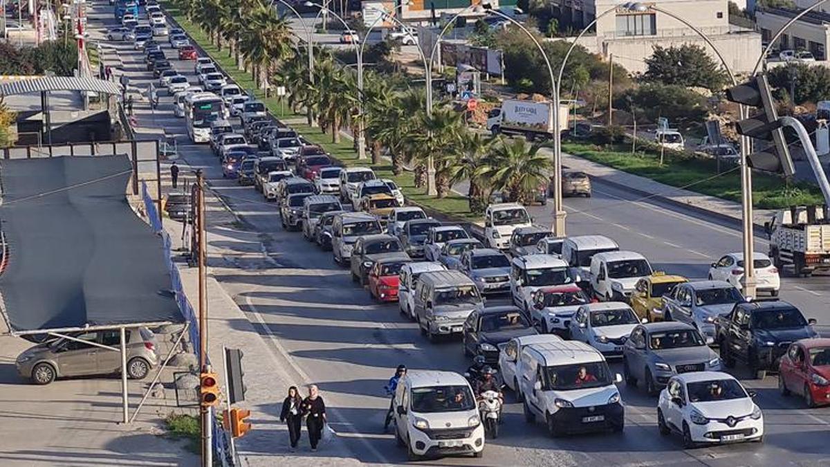 Bodrum'da yılbaşı hareketliliği; 24 saatte 15 bin araç giriş yaptı