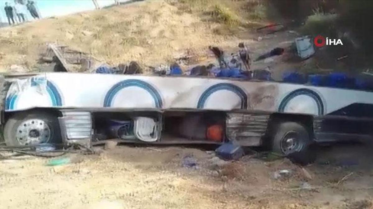 Meksika’da otobüs uçuruma yuvarlandı: 15 ölü, 24 yaralı