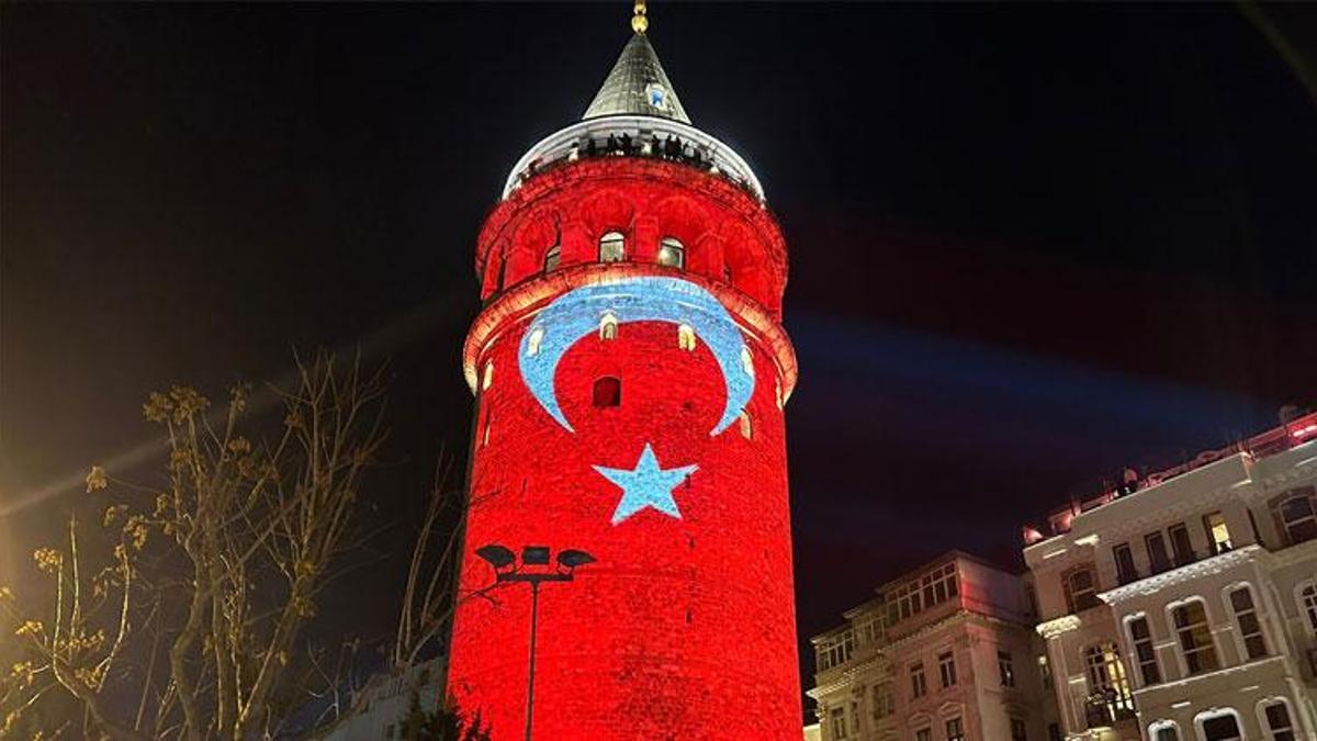 Yeni yıl için Galata Kulesi'nde görsel şov