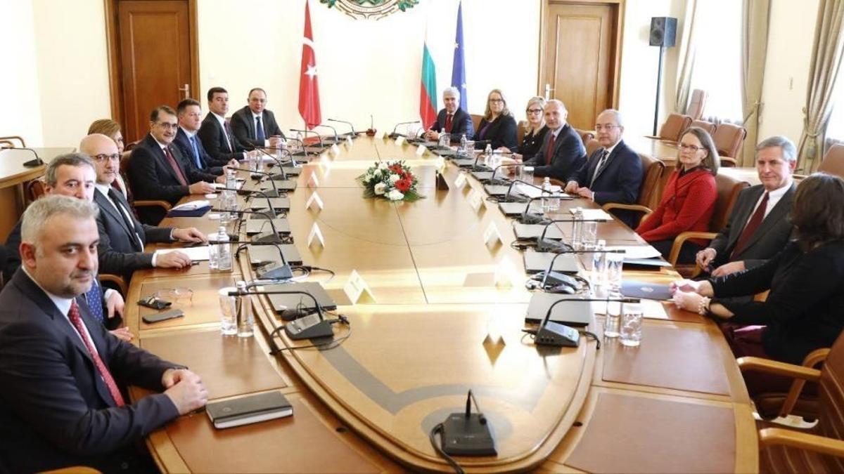 Bakan Dönmez'den peş peşe kritik görüşmeler