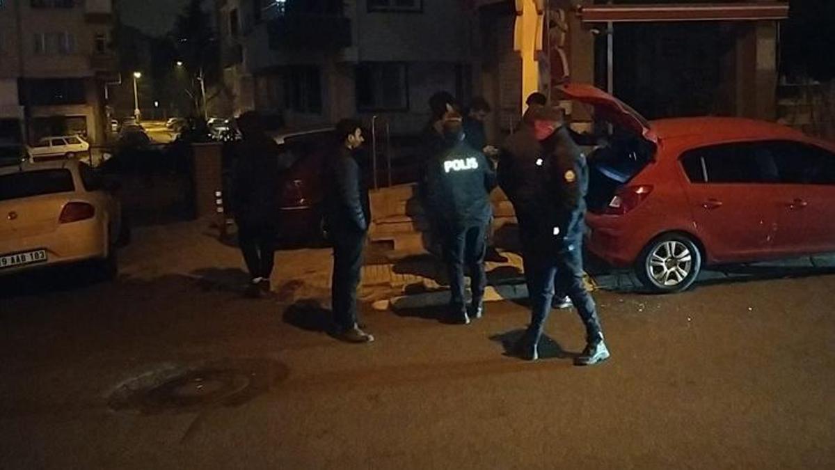 Genç Parti İl Başkanının aracı kurşunlandı