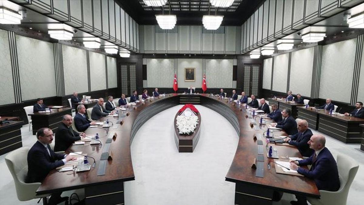 Kabine toplantısı başladı! Masada EYT, sözleşmeliye kadro ve yargı paketi var