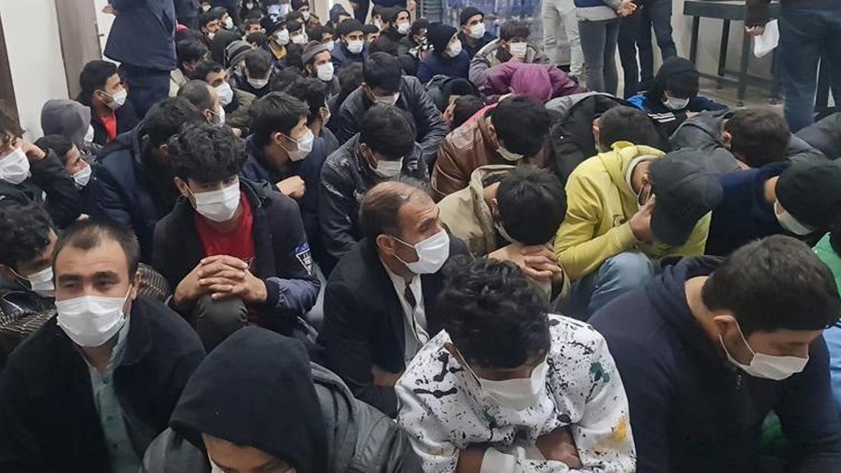 227 Afgan göçmen, ülkelerine gönderildi
