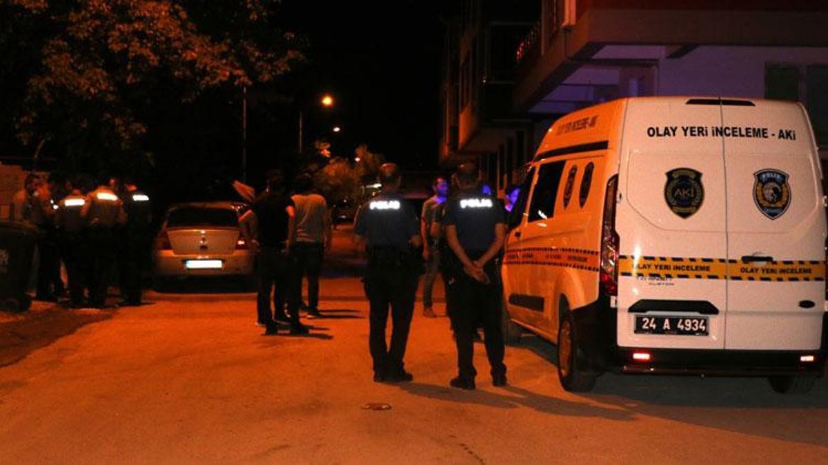 Eşini 22 bıçak darbesiyle öldüren sanık, susma hakkını kullandı