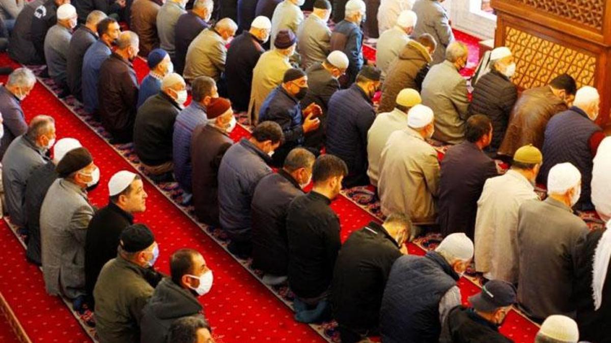 Cuma namazı saati 13 Ocak 2023 vakitleri! Diyanet Cuma ezanı kaçta okunacak, İstanbul, Ankara, İzmir ve tüm illerde bugün Cuma namazı saat kaçta kılınacak?
